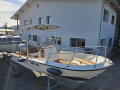 Boston Whaler Outrage 18 Center Console