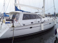 One Off Design 50 feet Decksalon yacht deck saloon
