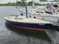 International 860 Daysailer