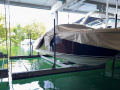 Liegeplatz Hangar à bateaux