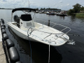 Boston Whaler 240 Dauntless Consoleboot
