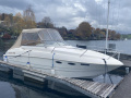 Larson 244 Cabrio Motor Yacht