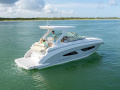 Regal 33 Express Bateau à cabine
