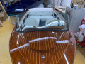 Holzboot-Klassiker mit E-Motor Motorboot-Klassiker