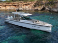 Axopar 37 Sun-Top Sport Boat