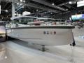 Axopar 29 XC Cross Cabin Sport boat