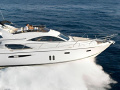 Pearl 60 Motoryat