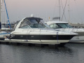 Cruisers 370 Express Motoros yacht