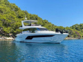 Prestige 590 Fly Iate a motor