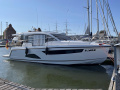 Sealine C330 Yacht a motore