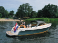Interboat Intender 850 Lancha com convés