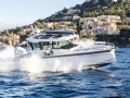 Axopar 29 Cross Cabin Sport boat