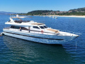 Cantieri di Pisa Akhir 22 Flybridge