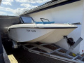 Quicksilver 525 aXess Bowrider
