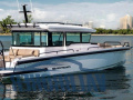 Axopar 37 XC Cross Cabin Pilothouse
