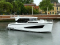 Delphia 10 Sedan Yacht a motore