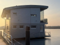 Floating House Steelvoll 63 Pilothaus