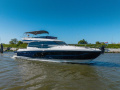 Prestige 590 Flybridge Motoryacht
