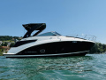 Regal 26 Express Yacht a motore