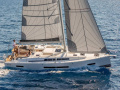 Hanse 410 Plachetní jachta