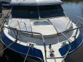 Cruisers International Holiday Motor yacht