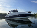 Rinker 310 Express Cruiser Yacht a motore