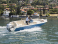Invictus 200FX Barco com consola central