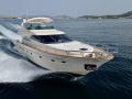 Astondoa A-72 GLX Yate a motor