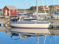 Yachting France Jouet 1040 deck saloon
