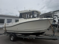Quicksilver 555 Pilothouse mit 100PS und Trailer Center Console båt