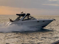 Regal 3350 Yacht à moteur