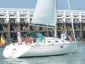 Beneteau Oceanis 300 Barco a motor e à vela