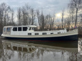 Luxe Motor 1500 Yacht à moteur