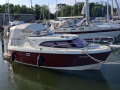 Aqua Royal 780C Bateau à cabine