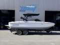 Supreme S220 - season end Wakeboard/wakesurf