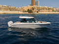 Boston Whaler Vantage 330 Motor yacht