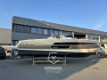 Invictus GT370 Motor yacht