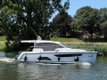Sealine C330 Sportboot