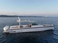 Axopar 37 Sun Top Motor yacht