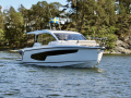 Sealine C335 Cabin cruiser