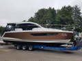 Sealine C330 Motoryacht