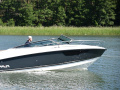 Flipper 670 DC Motoros yacht