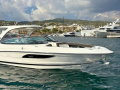 Sea Ray SLX 350 Motorna jahta