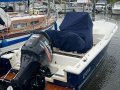 White Shark 225 Bateau de sport