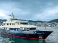 Mengi Yay Semi-custom 40 Flybridge