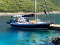 Bruce Roberts 57 Brod s kobilicom