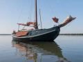 De Plaete Zeeschouw Brod s ravnim dnom