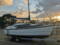 MacGregor 26M Daysailer