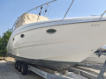 Larson 330 Cabrio Cabin cruiser