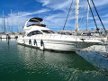 Sea Ray 455 Sedan Bridge Motorna jahta